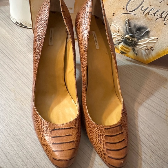 Max Studio Brown Textured Stiletto Heels - Picture 2 of 4